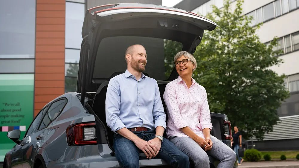LeasePlan’s Vesa Kalske and Tiina Märijärvi believe that combining advanced reference data with comprehensive expertise can help optimize the fleet of commercial vehicles and keep the costs in control.