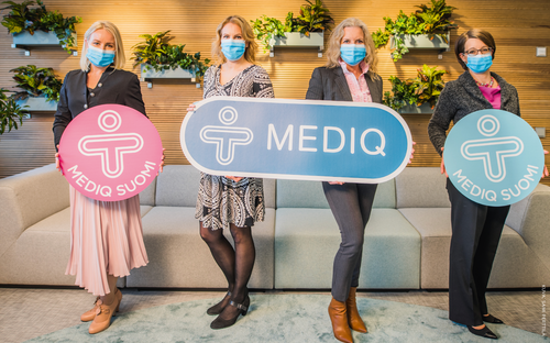 Meillä Mediq Suomessa kaikille työntekijöille annetaan uusia haasteita ja hienoja mahdollisuuksia kasvaa omissa rooleissaan, kertovat Heidi Liikkanen (vas), Erika Pietilä, Kirsi Grön ja Hanna Pollock.